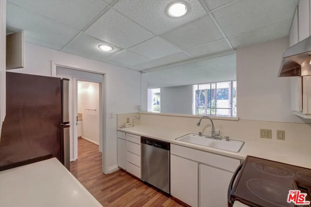 2160 Century Park East #103 Los Angeles, CA 90067