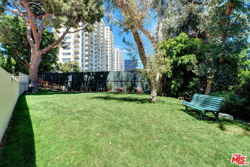 2160 Century Park East #103 Los Angeles, CA 90067