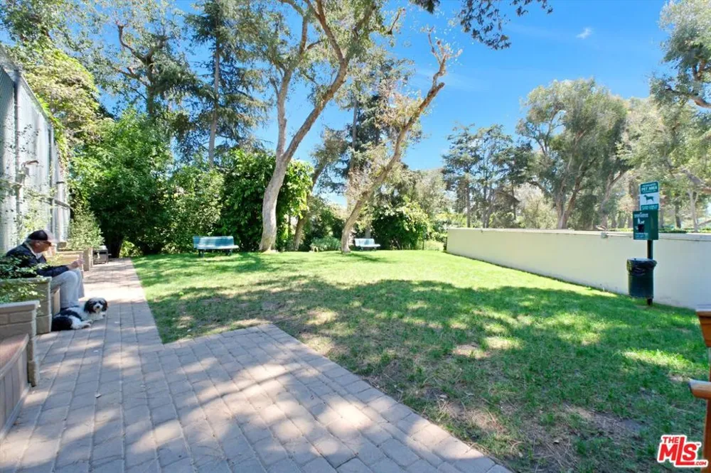 2160 Century Park East #103 Los Angeles, CA 90067