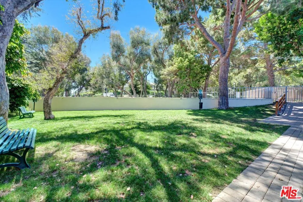 2160 Century Park East #103 Los Angeles, CA 90067