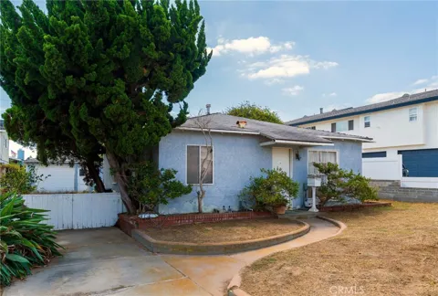 2412 Voorhees