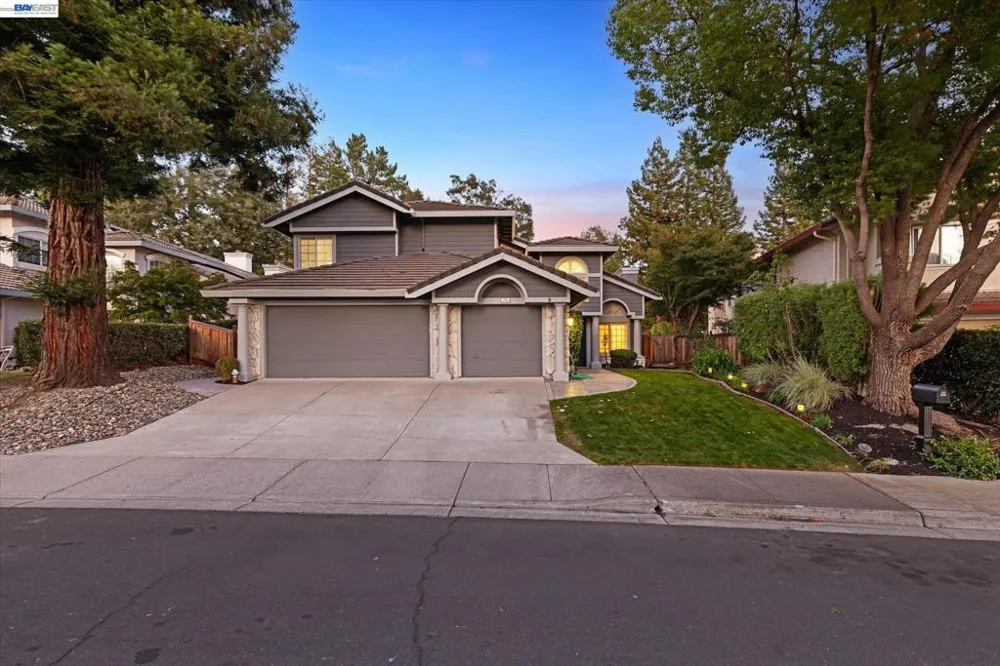 749 Sweet Water Dr Danville, CA 94506