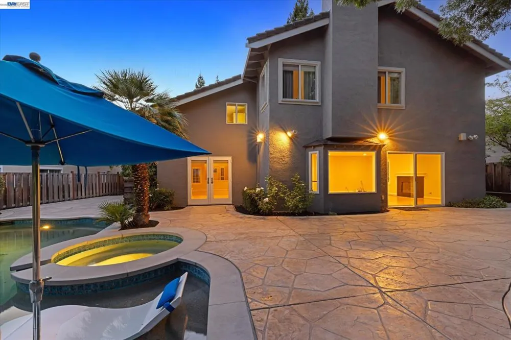 749 Sweet Water Dr Danville, CA 94506