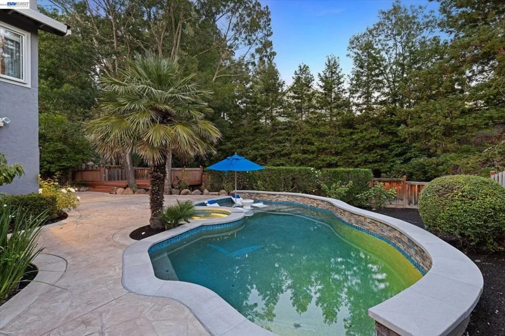 749 Sweet Water Dr Danville, CA 94506