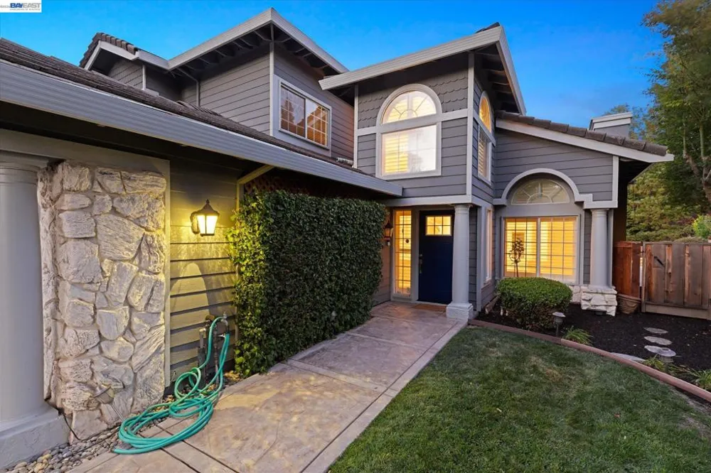 749 Sweet Water Dr Danville, CA 94506