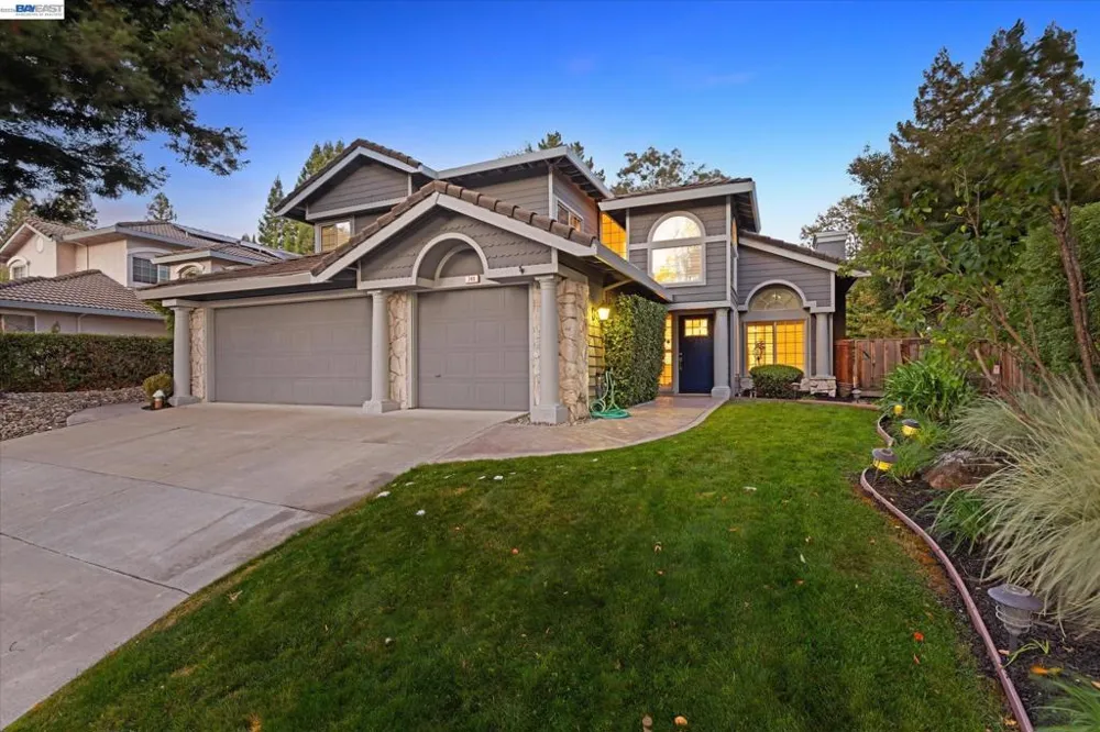 749 Sweet Water Dr Danville, CA 94506