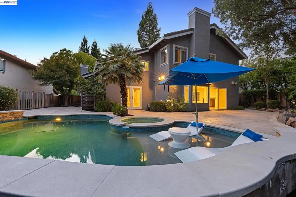 749 Sweet Water Dr Danville, CA 94506