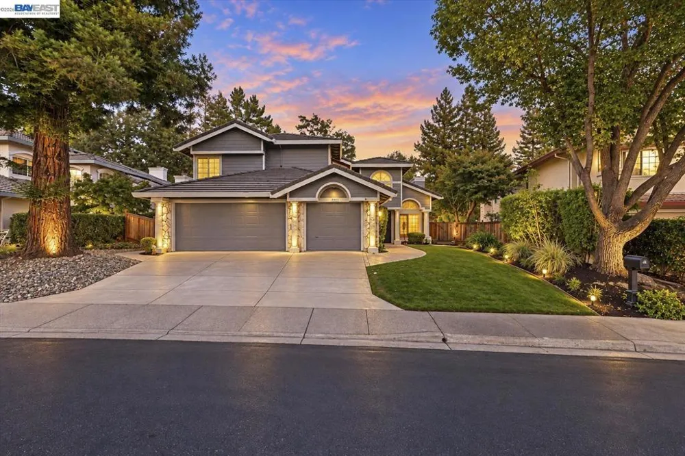749 Sweet Water Dr Danville, CA 94506
