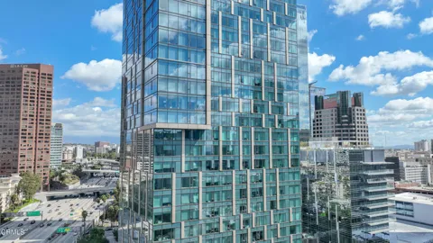 889 Francisco Street #802