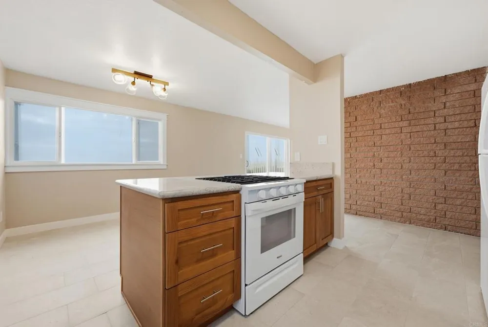 1550 Seacoast Drive #C Imperial Beach, CA 91932