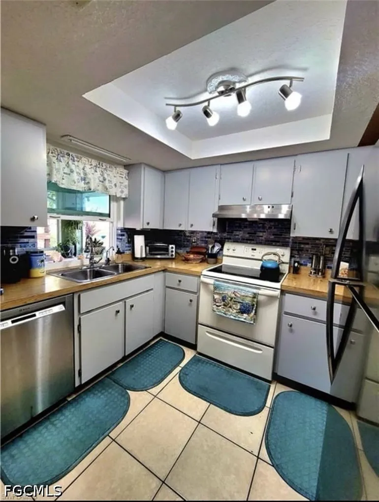 Van Nuys Circle Port Charlotte, FL 33948