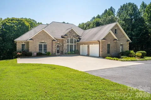 145 Chippawa Drive