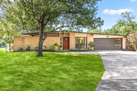 8304 Laurelhurst Dr