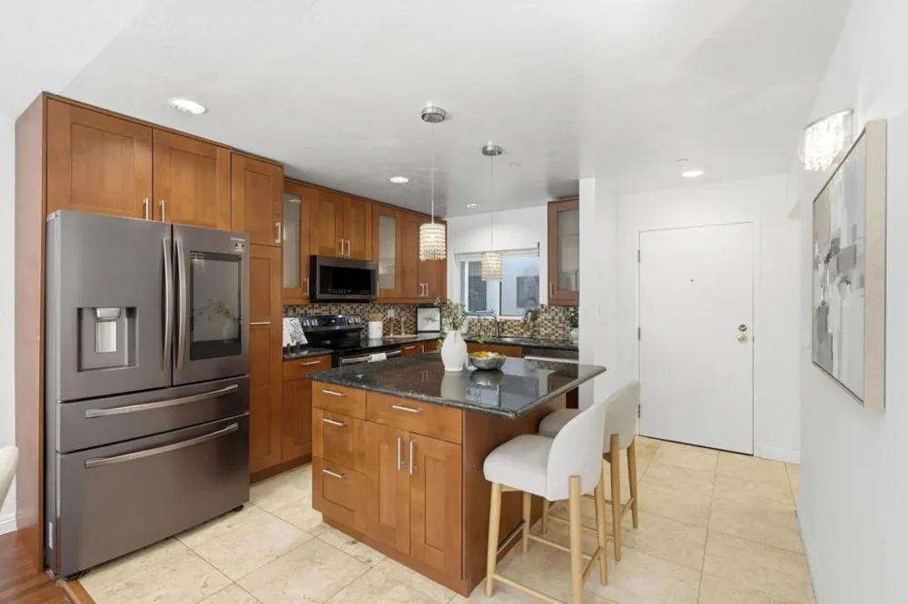 320 Peninsula Avenue #211 San Mateo, CA 94401