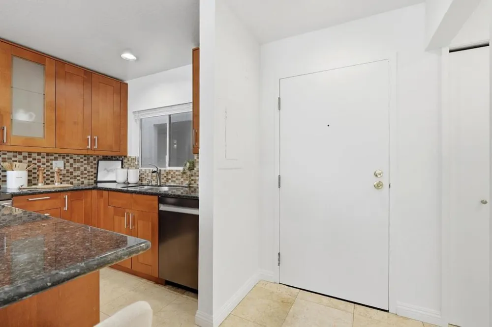 320 Peninsula Avenue #211 San Mateo, CA 94401