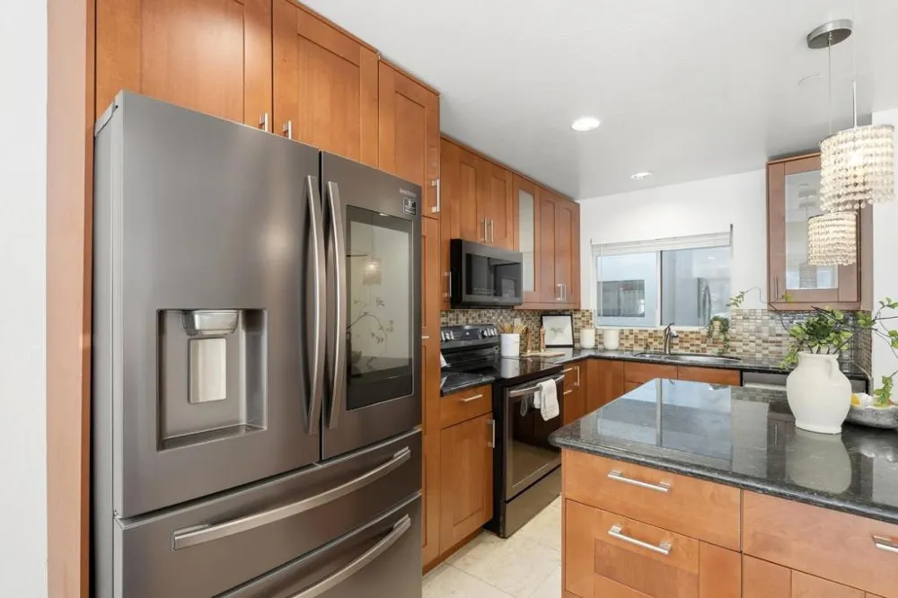 320 Peninsula Avenue #211 San Mateo, CA 94401