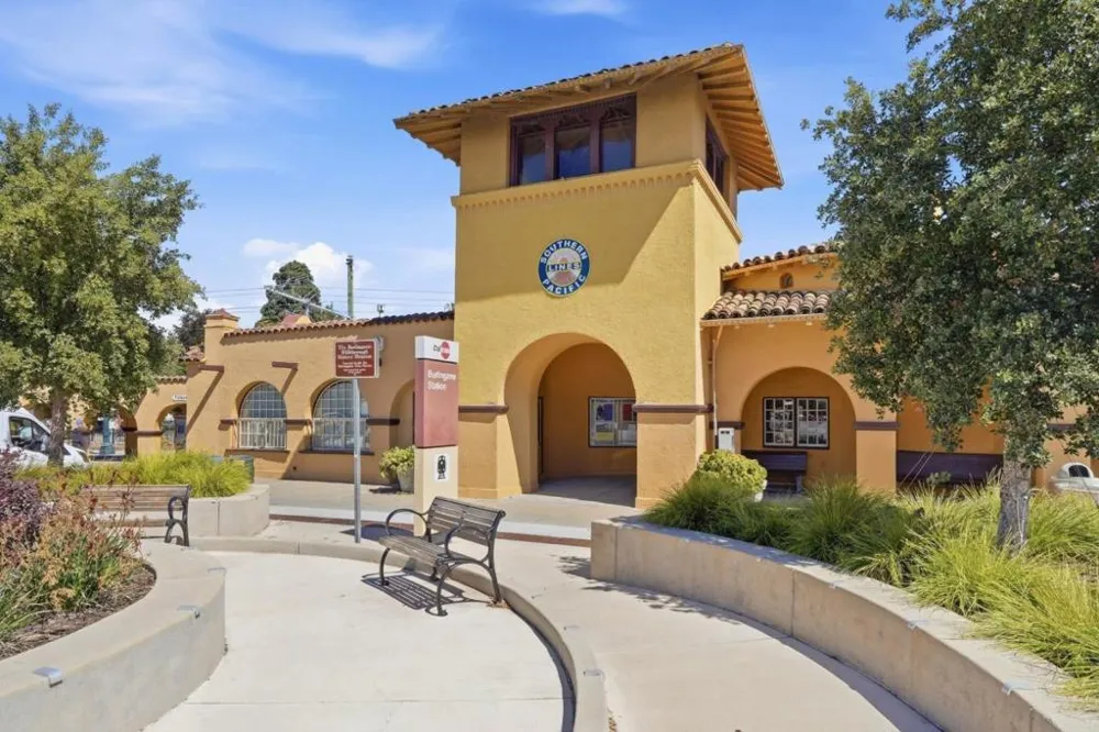 320 Peninsula Avenue #211 San Mateo, CA 94401