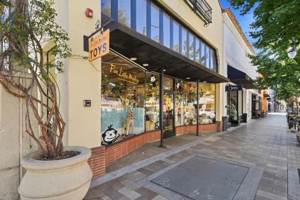 320 Peninsula Avenue #211 San Mateo, CA 94401
