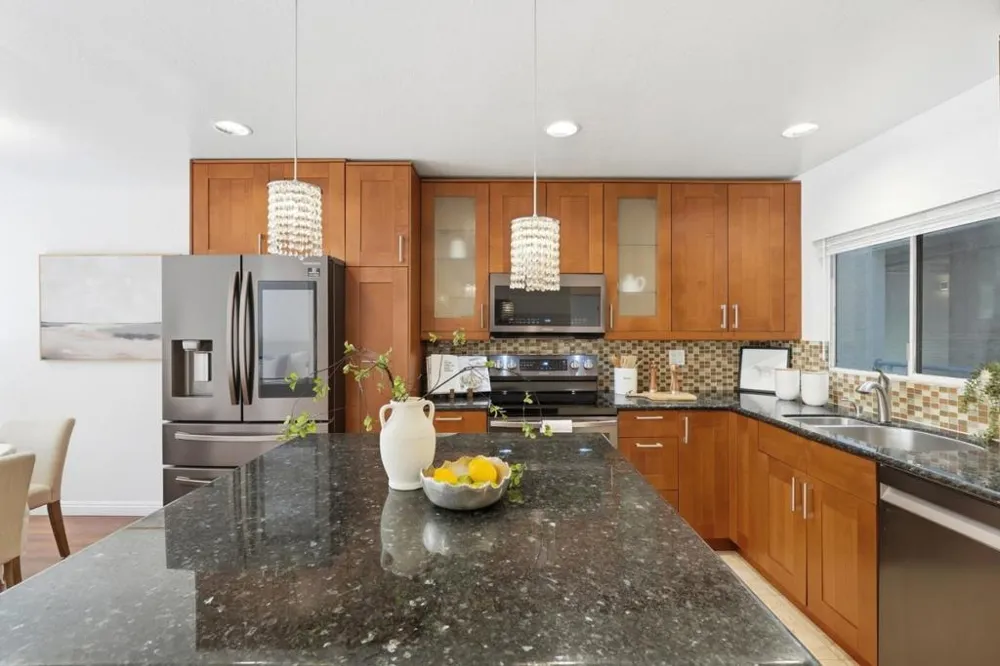 320 Peninsula Avenue #211 San Mateo, CA 94401