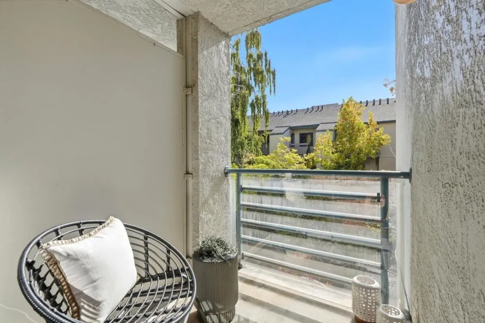 320 Peninsula Avenue #211 San Mateo, CA 94401
