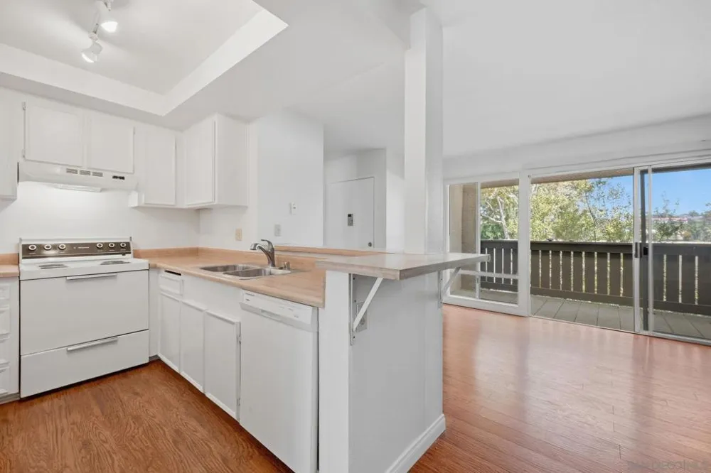 155 W Glaucus #C Encinitas, CA 92024