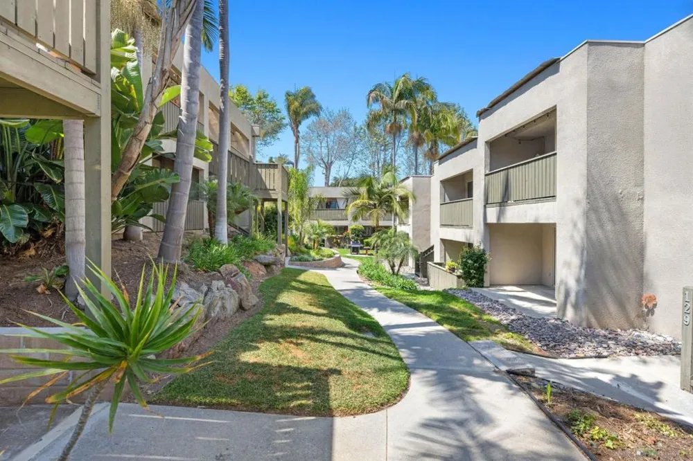 155 W Glaucus #C Encinitas, CA 92024