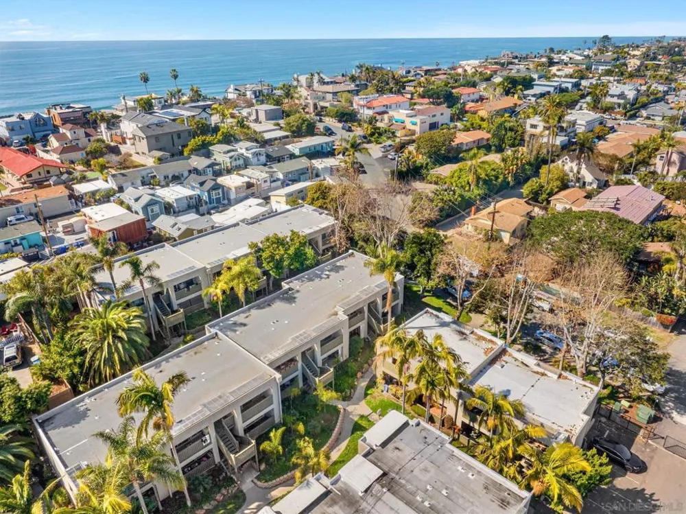 155 W Glaucus #C Encinitas, CA 92024