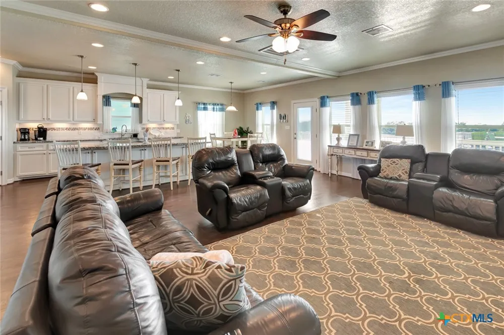 223 PR 670 Matagorda, TX 77457