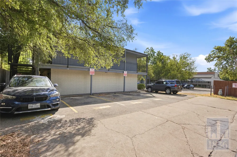 1111 W 10th Street #209 Austin, TX 78703