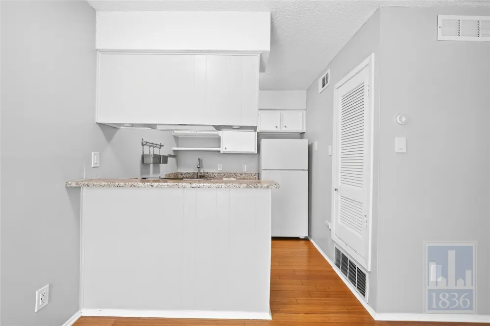 1111 W 10th Street #209 Austin, TX 78703