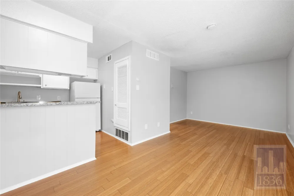 1111 W 10th Street #209 Austin, TX 78703