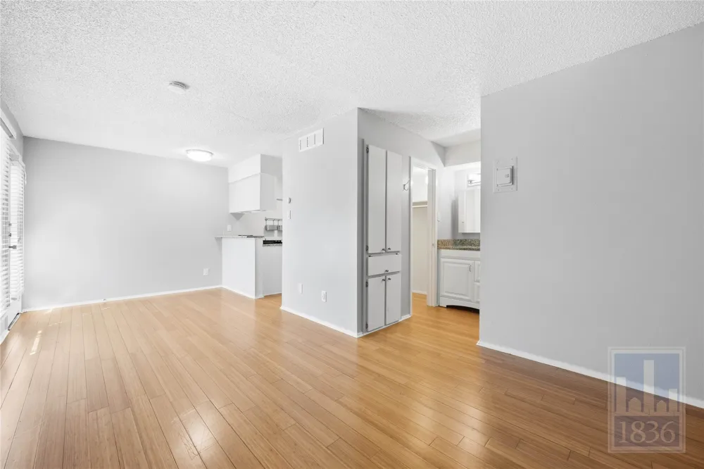 1111 W 10th Street #209 Austin, TX 78703
