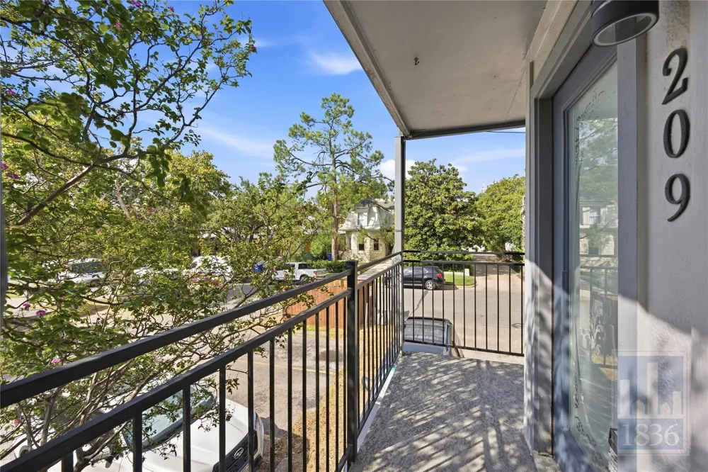 1111 W 10th Street #209 Austin, TX 78703