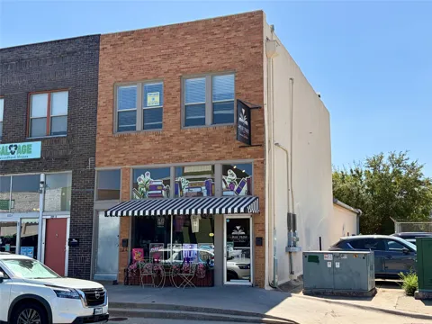 227 W Oak Street