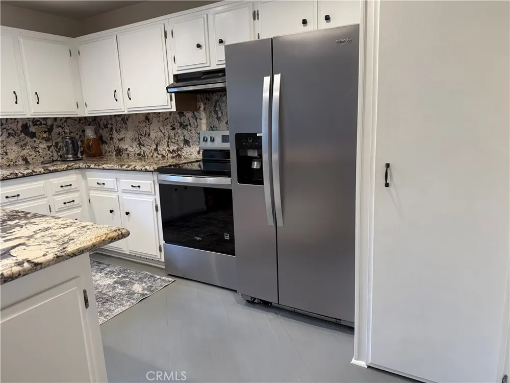 5477 Nestle Avenue #11 Tarzana, CA 91356