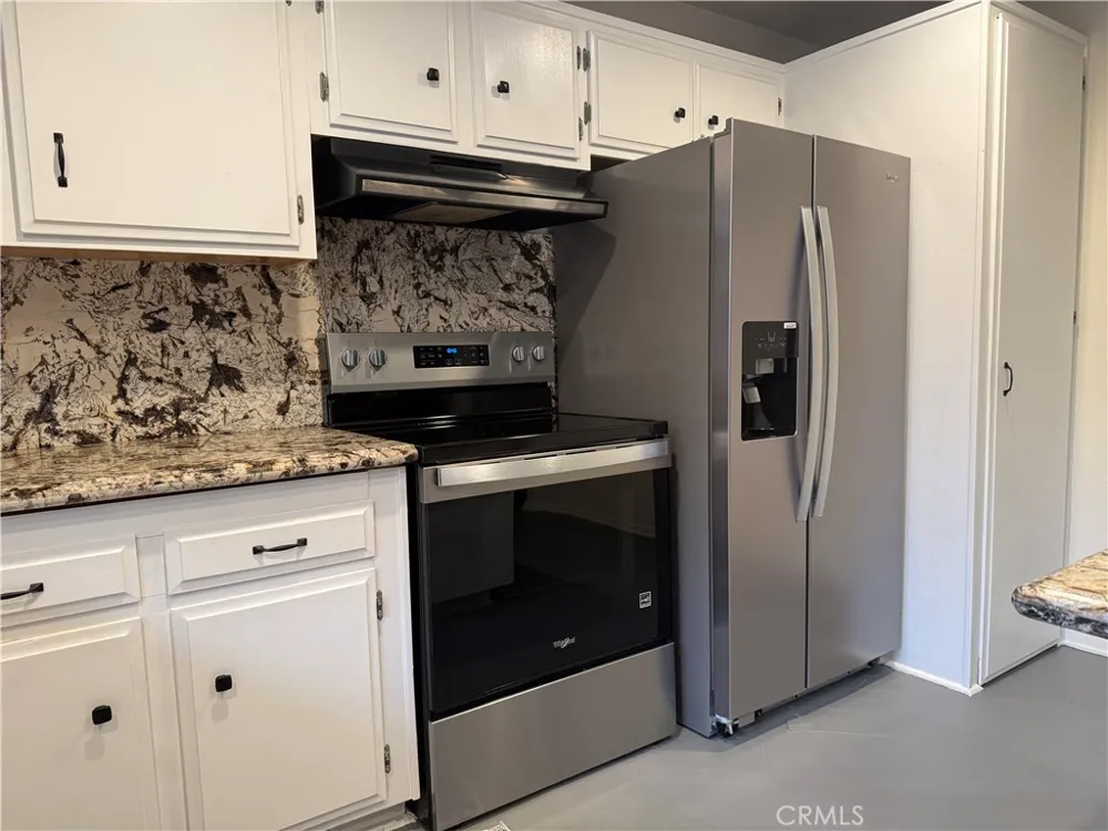 5477 Nestle Avenue #11 Tarzana, CA 91356