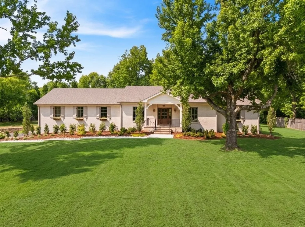 1214 Hunters Trail Dr Franklin, TN 37069