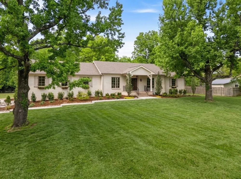 1214 Hunters Trail Dr Franklin, TN 37069