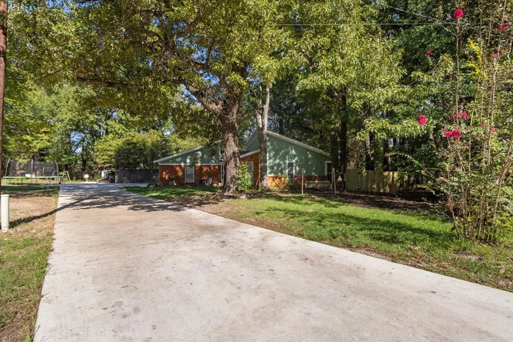 300 Synterra Lindale, TX 75771