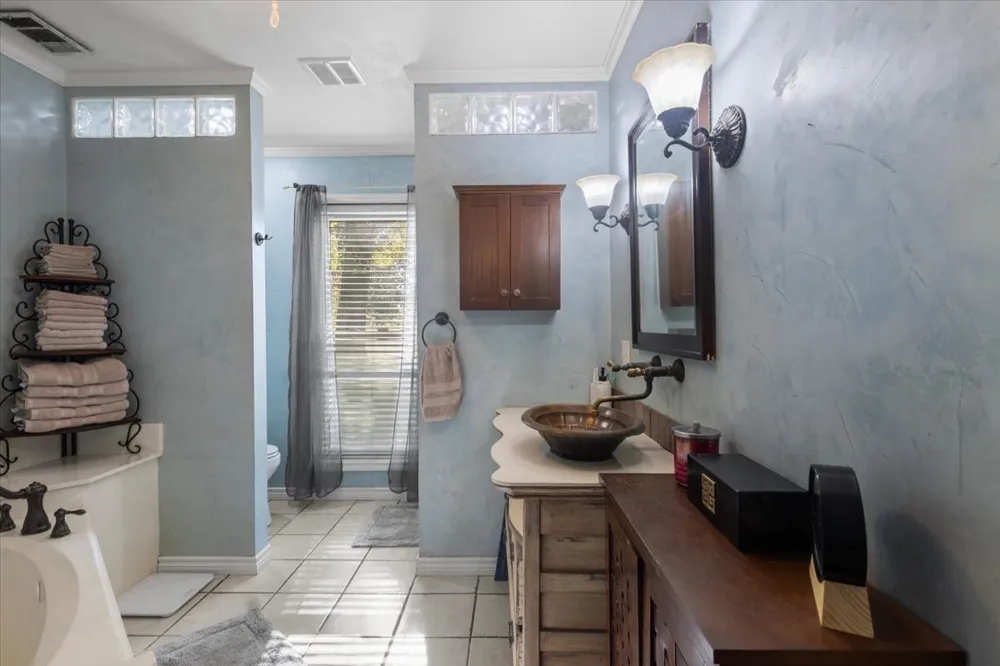 300 Synterra Lindale, TX 75771