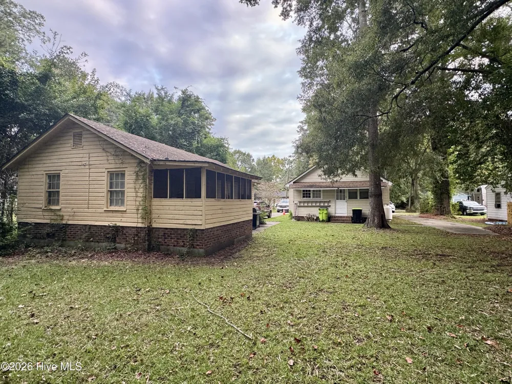 217 & 219 E Lewis Street Whiteville, NC 28472