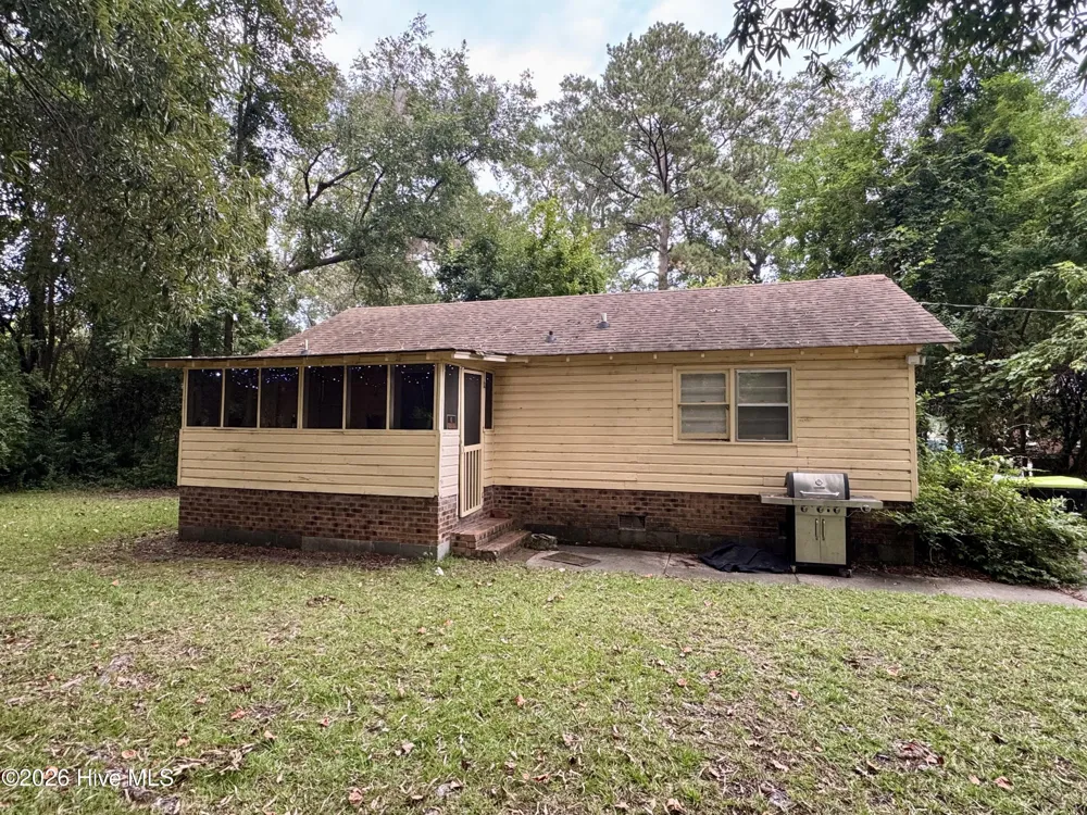 217 & 219 E Lewis Street Whiteville, NC 28472