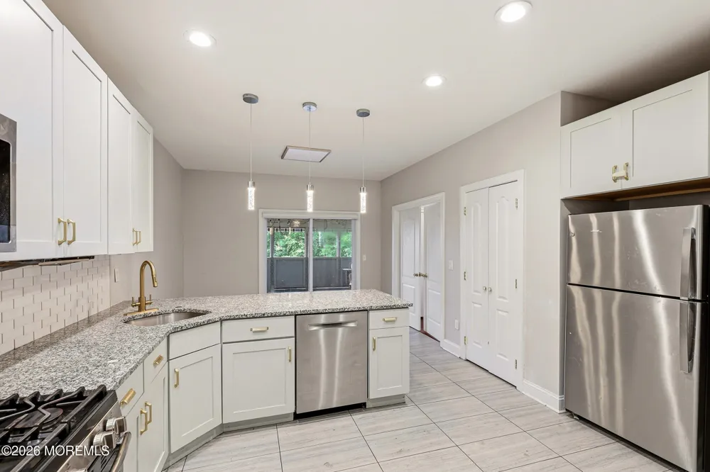 17 Stamford Hill Road Lakewood, NJ 08701
