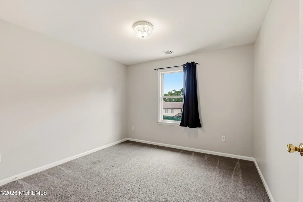 17 Stamford Hill Road Lakewood, NJ 08701