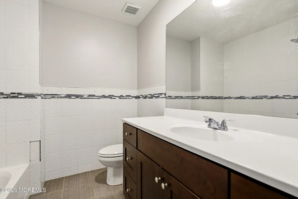 17 Stamford Hill Road Lakewood, NJ 08701