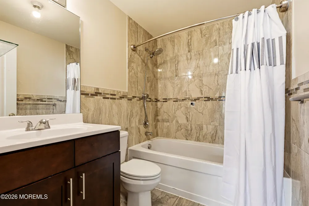 17 Stamford Hill Road Lakewood, NJ 08701