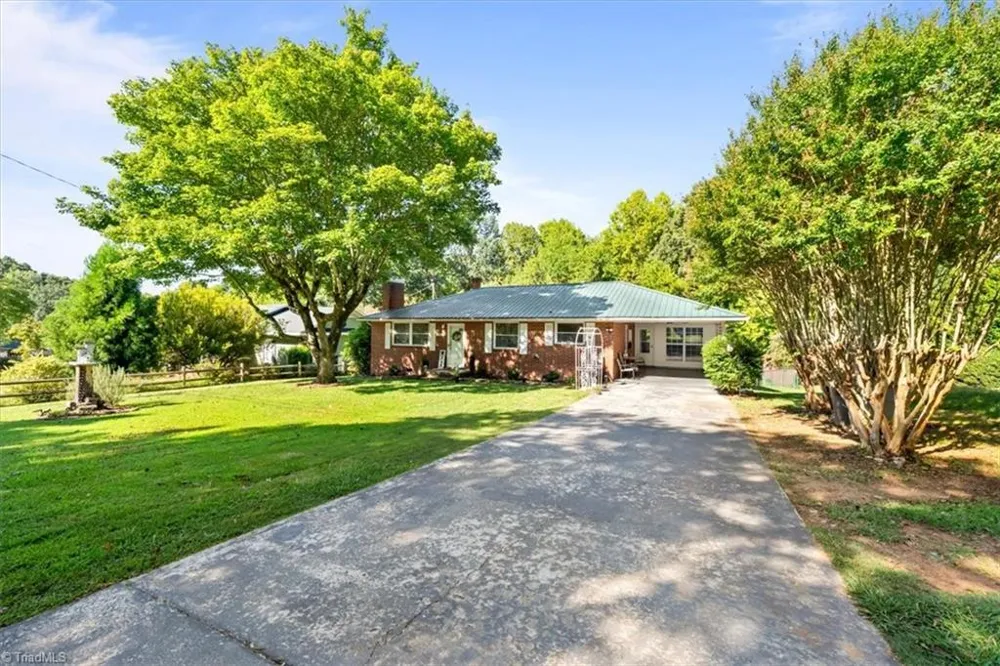 1539 shady Drive Asheboro, NC 27203