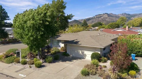 8940 Oakmont Drive