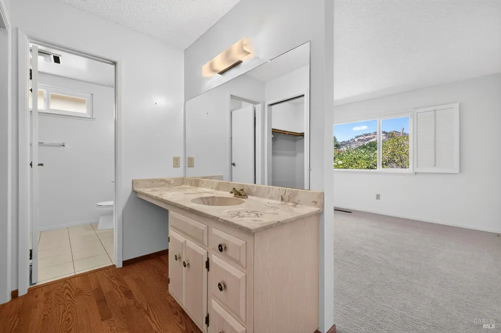 8940 Oakmont Drive Santa Rosa, CA 95409