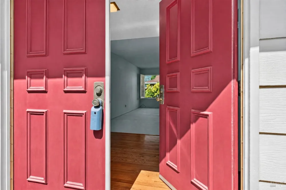 8940 Oakmont Drive Santa Rosa, CA 95409